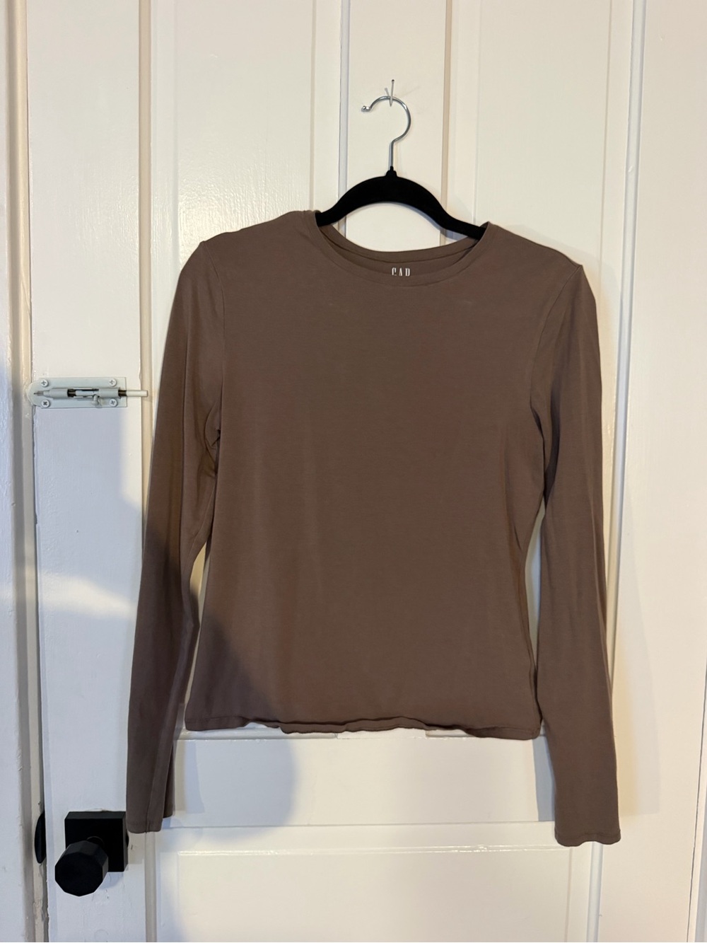 GAP Women's Long-Sleeve Crewneck Top - Taupe Brown